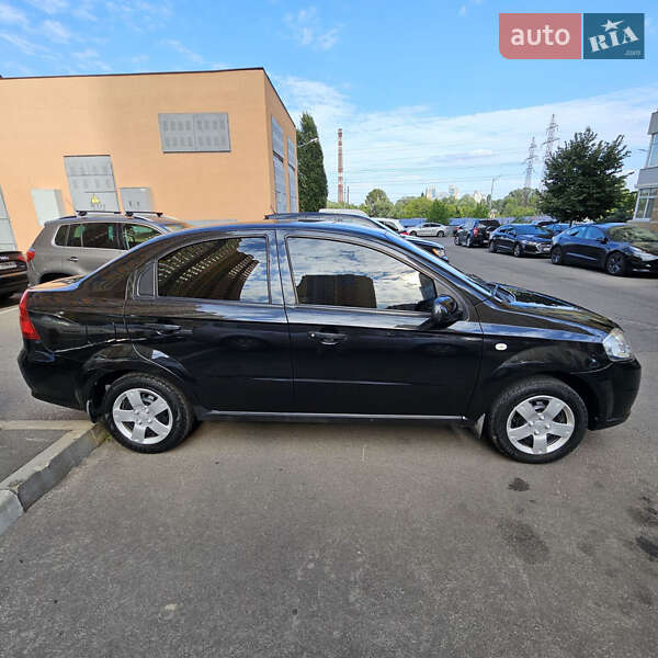 Седан Chevrolet Aveo 2006 в Ивано-Франковске