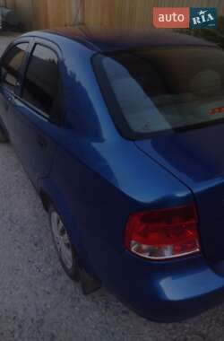 Седан Chevrolet Aveo 2005 в Чернівцях