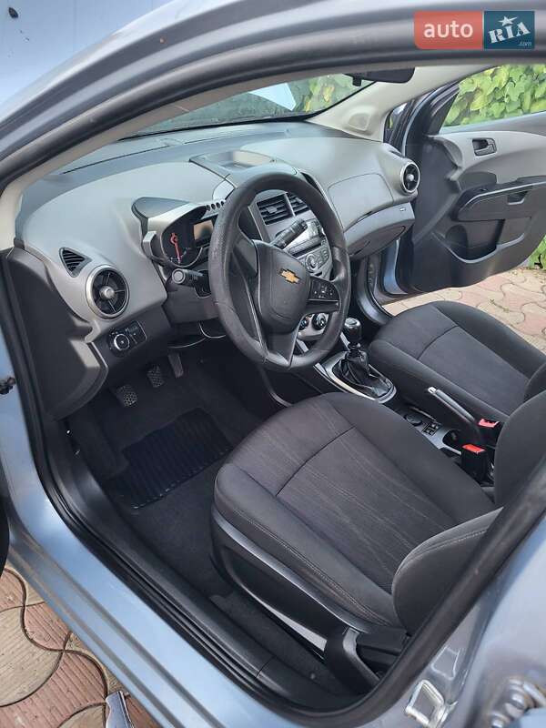 Хетчбек Chevrolet Aveo 2012 в Ананьїві