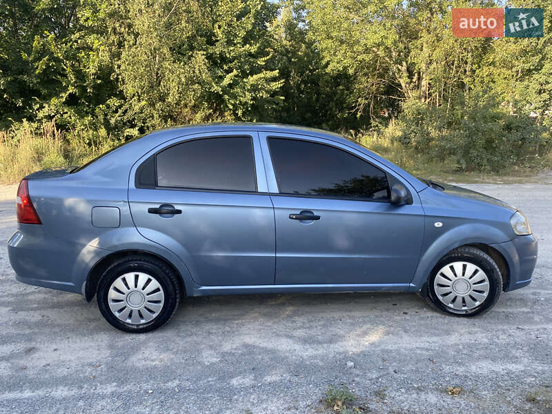Седан Chevrolet Aveo 2006 в Звягеле