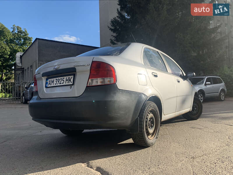 Седан Chevrolet Aveo 2005 в Житомире