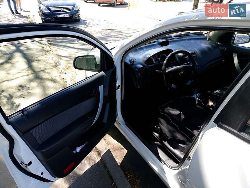 Хетчбек Chevrolet Aveo 2011 в Первомайську
