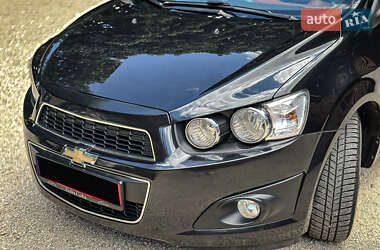 Хэтчбек Chevrolet Aveo 2011 в 