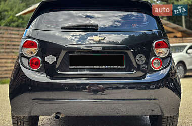 Хэтчбек Chevrolet Aveo 2011 в 