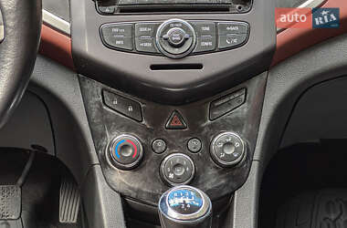Хэтчбек Chevrolet Aveo 2011 в 