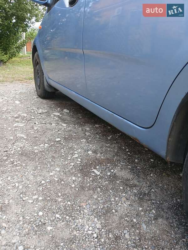 Седан Chevrolet Aveo 2005 в Дніпрі