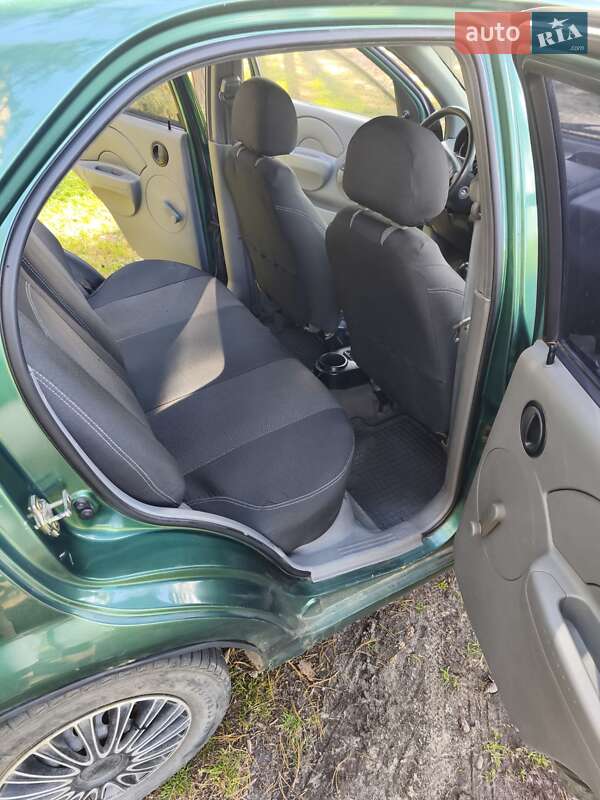 Седан Chevrolet Aveo 2004 в Сумах