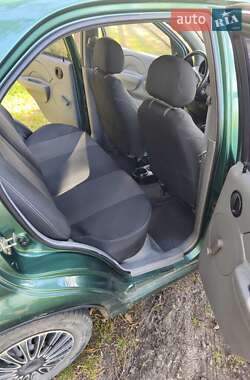 Седан Chevrolet Aveo 2004 в  фото 18 Седан Chevrolet Aveo 2004 в