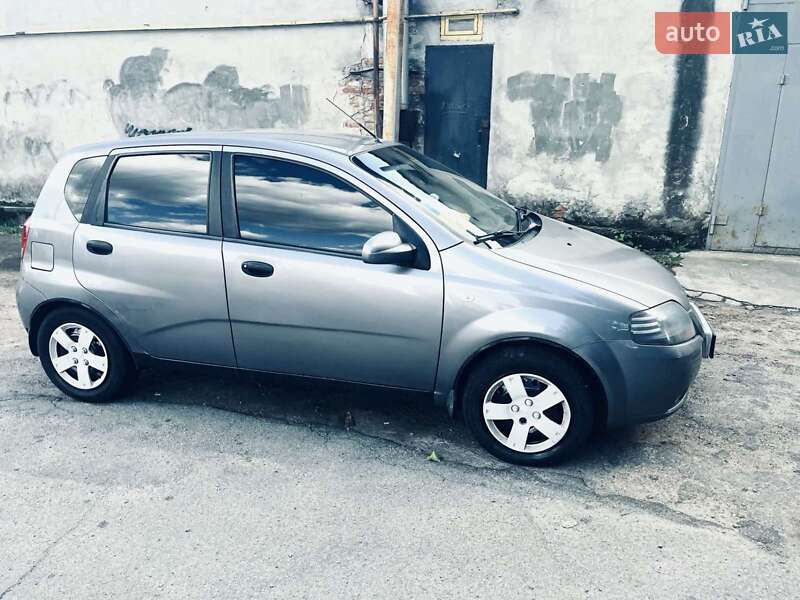 Хэтчбек Chevrolet Aveo 2007 в Вольнянске