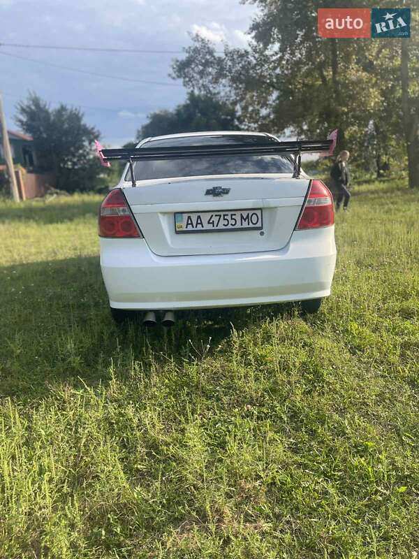 Седан Chevrolet Aveo 2008 в Києві