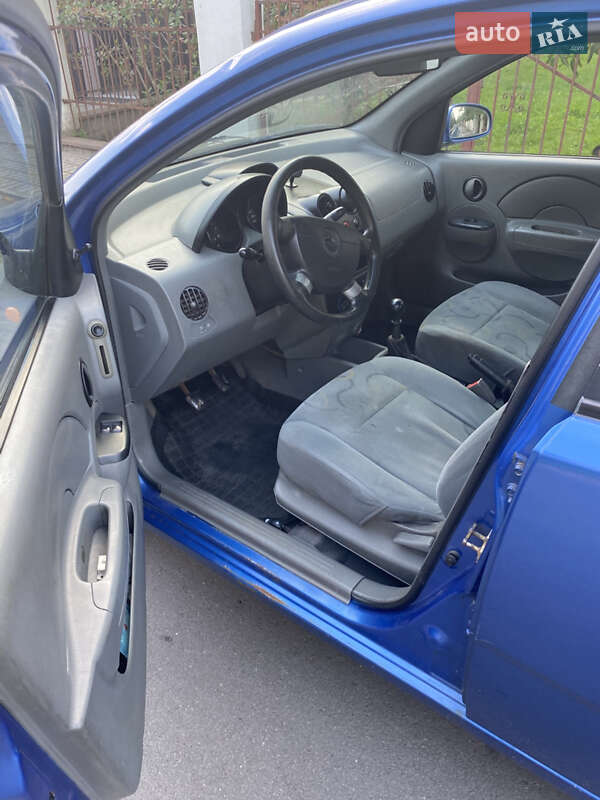 Седан Chevrolet Aveo 2005 в Львове