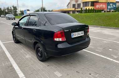 Седан Chevrolet Aveo 2005 в Шепетівці