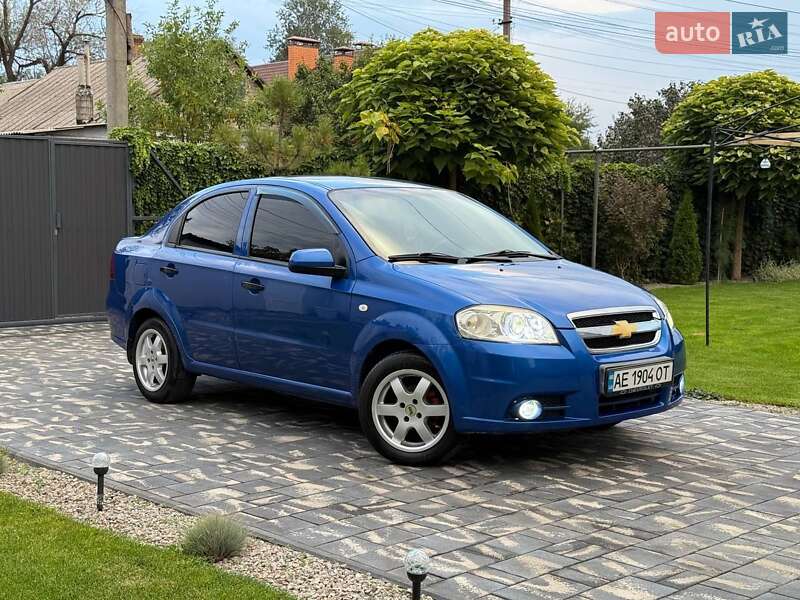 Седан Chevrolet Aveo 2011 в Днепре