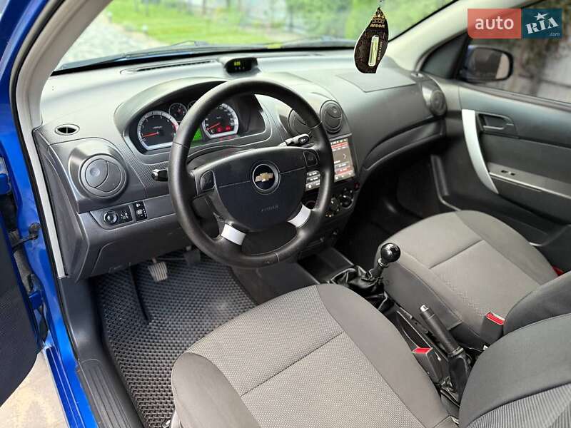 Седан Chevrolet Aveo 2011 в Днепре