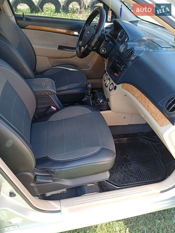 Седан Chevrolet Aveo 2008 в Староконстантинове