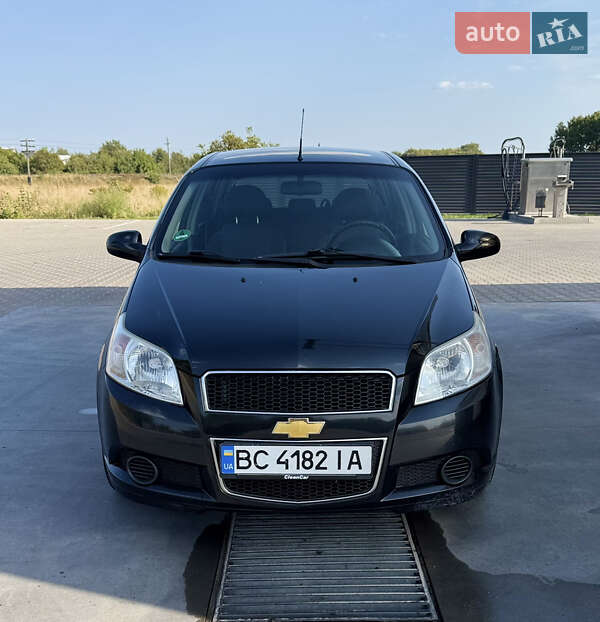 Хэтчбек Chevrolet Aveo 2009 в 