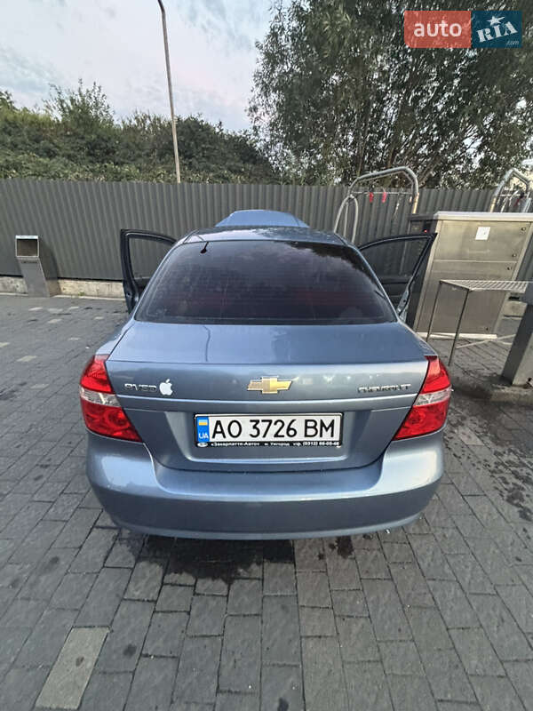Седан Chevrolet Aveo 2007 в Ужгороде