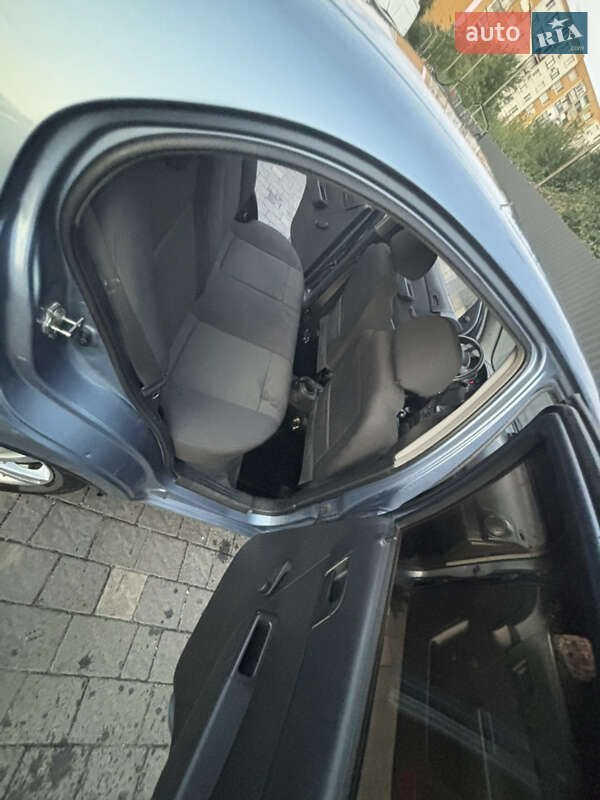 Седан Chevrolet Aveo 2007 в Ужгороде