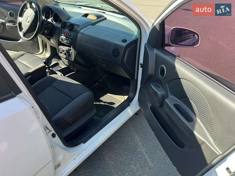 Хэтчбек Chevrolet Aveo 2007 в Киеве