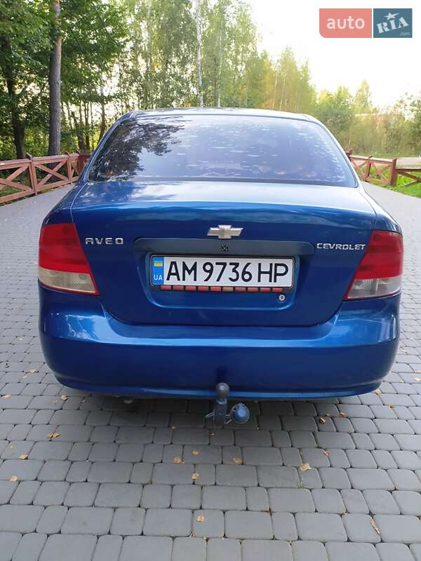 Седан Chevrolet Aveo 2004 в Лугинах