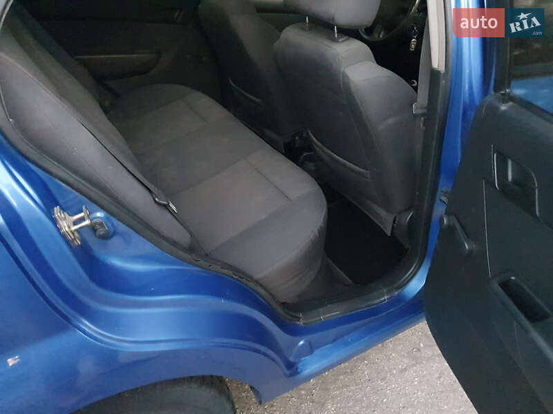 Седан Chevrolet Aveo 2006 в Кременчуге