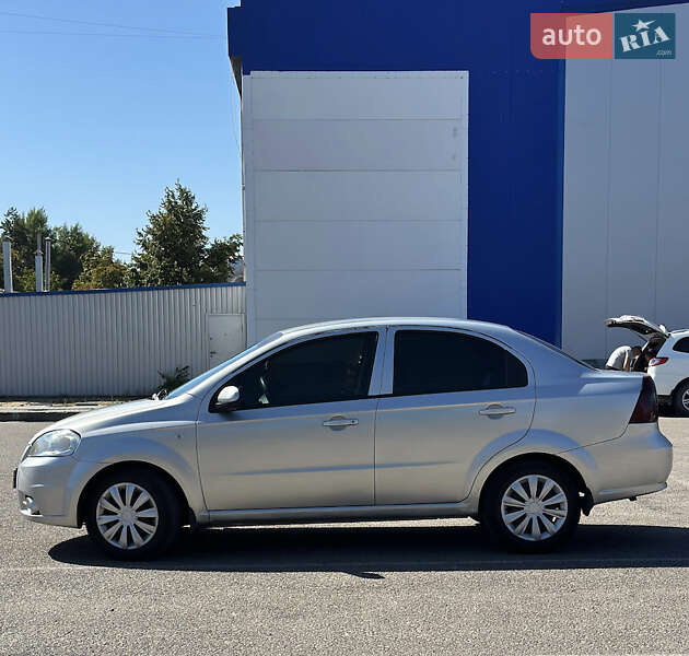 Седан Chevrolet Aveo 2008 в Днепре