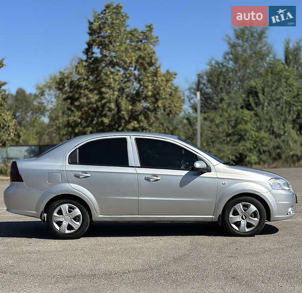 Седан Chevrolet Aveo 2008 в Днепре