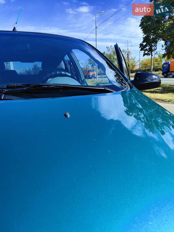 Хэтчбек Chevrolet Aveo 2004 в Киеве