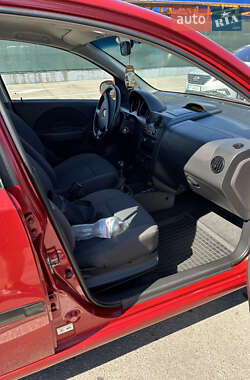 Хэтчбек Chevrolet Aveo 2006 в 