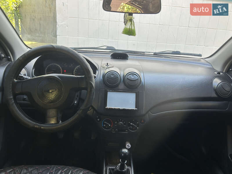 Седан Chevrolet Aveo 2011 в Полтаве