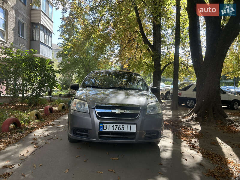 Седан Chevrolet Aveo 2011 в Полтаве