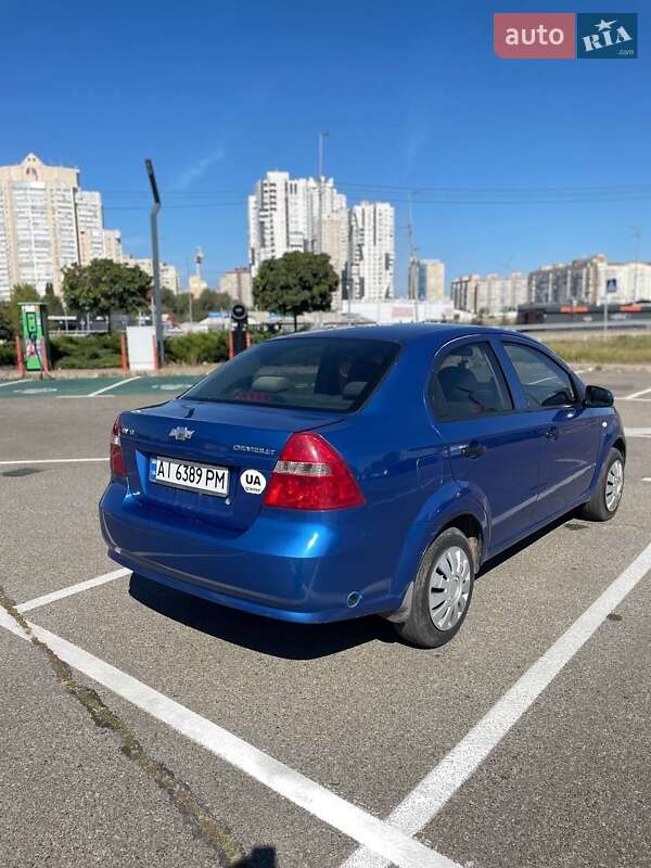 Седан Chevrolet Aveo 2006 в Киеве