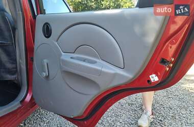 Седан Chevrolet Aveo 2004 в 