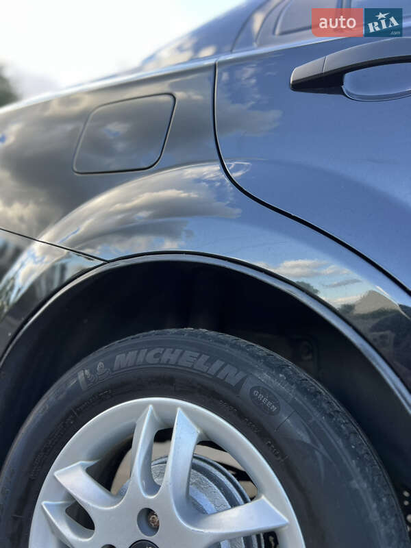 Седан Chevrolet Aveo 2011 в Киеве