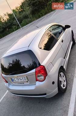Хэтчбек Chevrolet Aveo 2009 в 