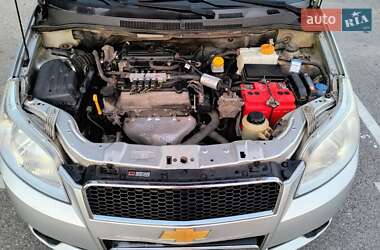 Хэтчбек Chevrolet Aveo 2009 в 