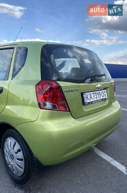 Хэтчбек Chevrolet Aveo 2005 в 