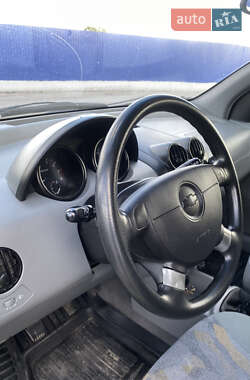Хэтчбек Chevrolet Aveo 2005 в 
