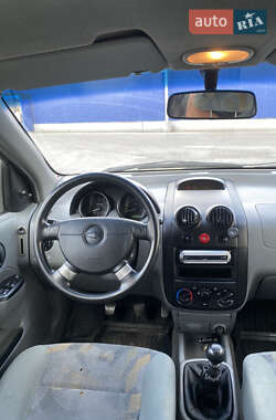 Хэтчбек Chevrolet Aveo 2005 в 