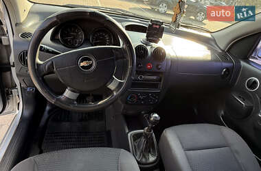 Хэтчбек Chevrolet Aveo 2007 в 