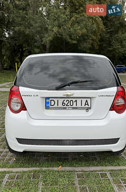 Хэтчбек Chevrolet Aveo 2010 в 