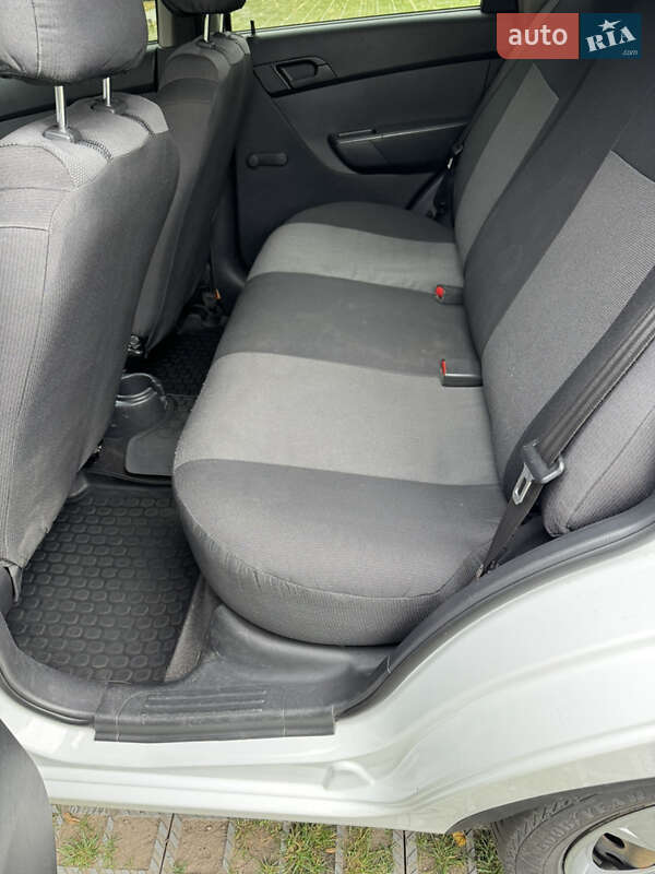 Хетчбек Chevrolet Aveo 2010 в Києві фото 16 Хетчбек Chevrolet Aveo 2010 в Києві