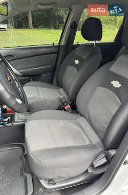 Хэтчбек Chevrolet Aveo 2010 в 