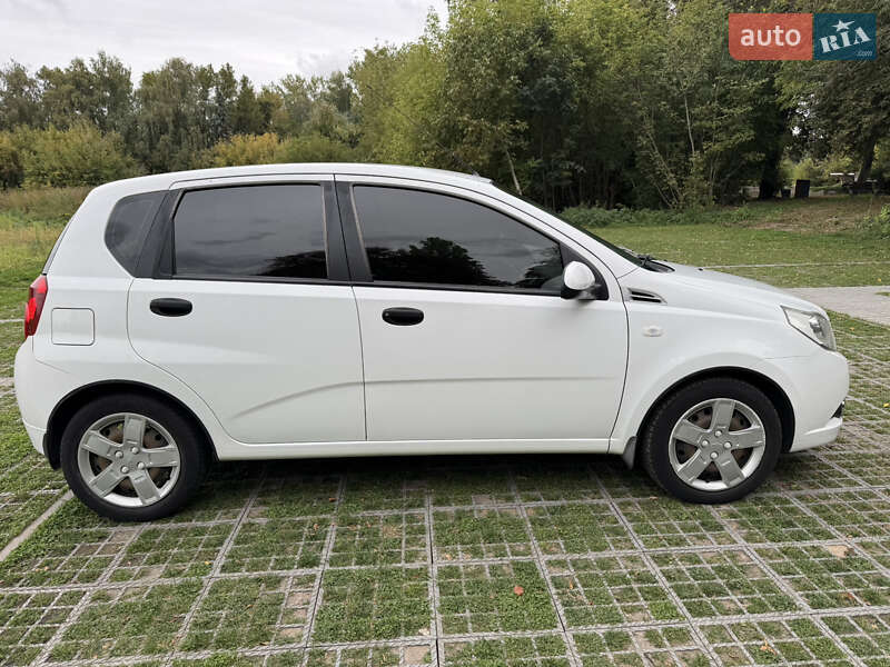 Хетчбек Chevrolet Aveo 2010 в Києві фото 8 Хетчбек Chevrolet Aveo 2010 в Києві