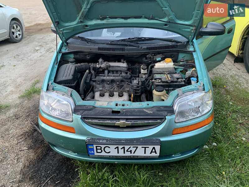 Седан Chevrolet Aveo 2005 в Львові