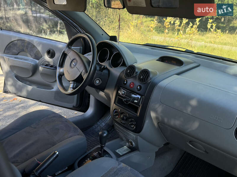 Хэтчбек Chevrolet Aveo 2005 в Буче