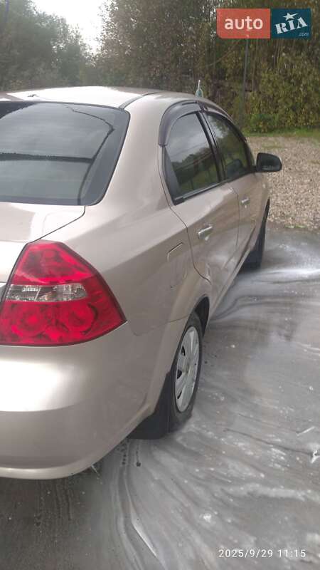 Седан Chevrolet Aveo 2008 в Черновцах