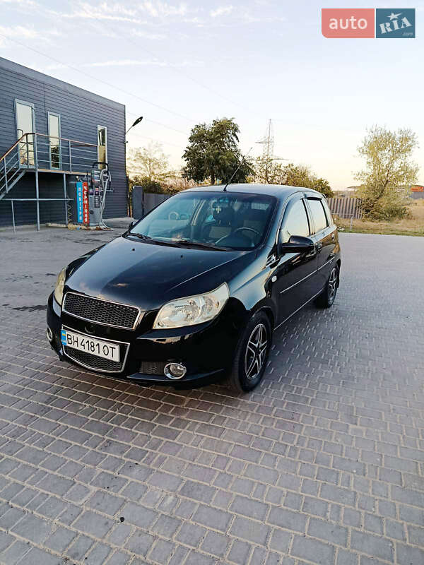 Хэтчбек Chevrolet Aveo 2008 в 