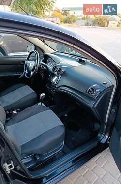Хэтчбек Chevrolet Aveo 2008 в 