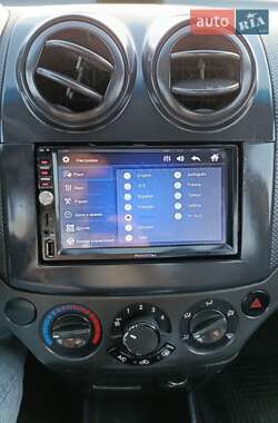 Хэтчбек Chevrolet Aveo 2008 в 